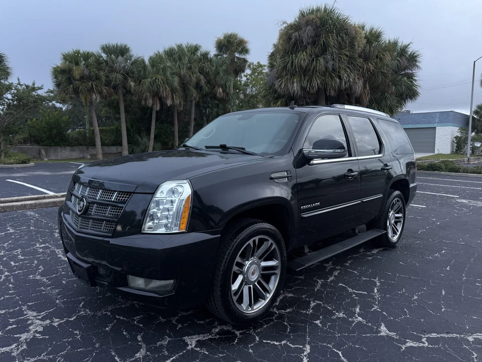 2012 Cadillac Escalade & EXT 3rd Gen - Image 3 of 31