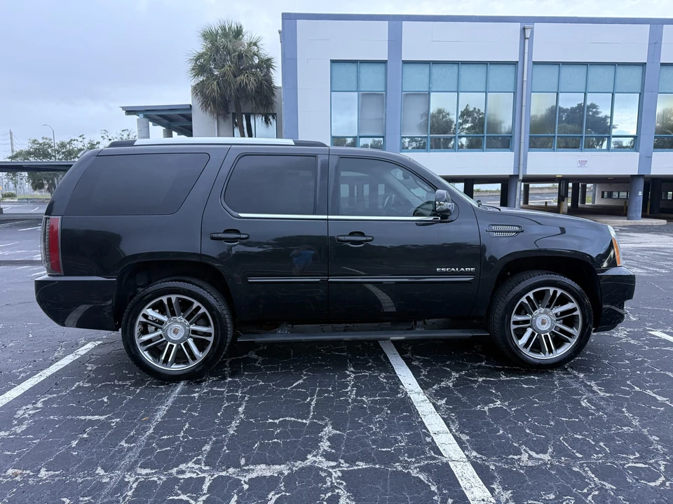 2012 Cadillac Escalade & EXT 3rd Gen - Image 12 of 31