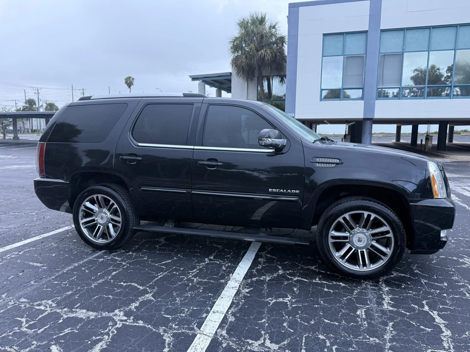 2012 Cadillac Escalade & EXT 3rd Gen - Image 11 of 31