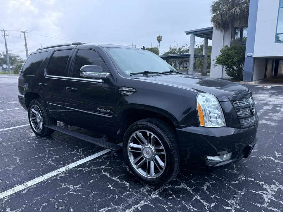 2012 Cadillac Escalade & EXT 3rd Gen - Image 9 of 31