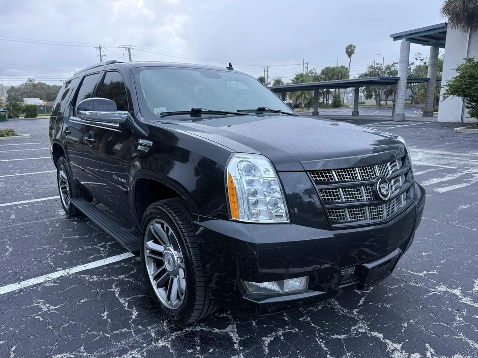 2012 Cadillac Escalade & EXT 3rd Gen - Image 8 of 31
