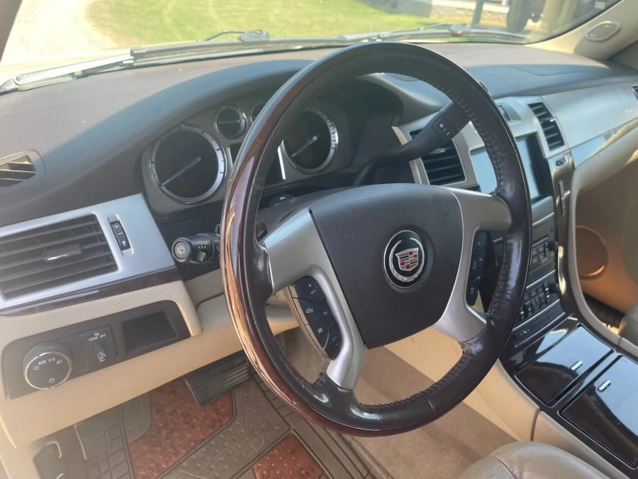 2012 Cadillac Escalade & EXT 3rd Gen - Image 7 of 14