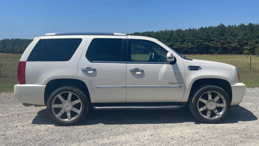 2012 Cadillac Escalade & EXT 3rd Gen - Image 2 of 14