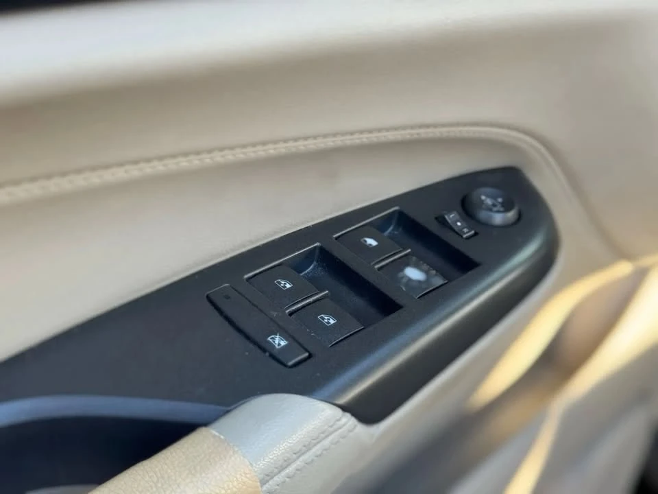 2012 Cadillac SRX - Image 11 of 20