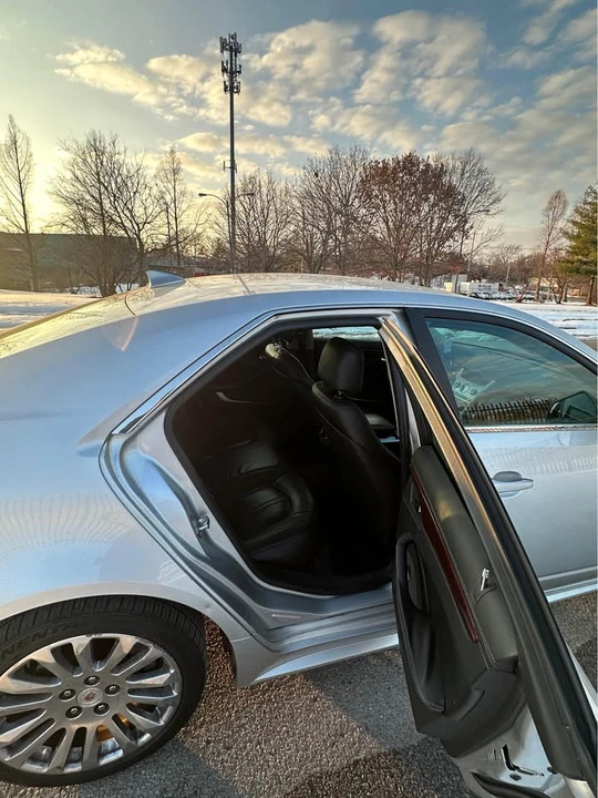 2012 Cadillac CT4 - Image 9 of 10