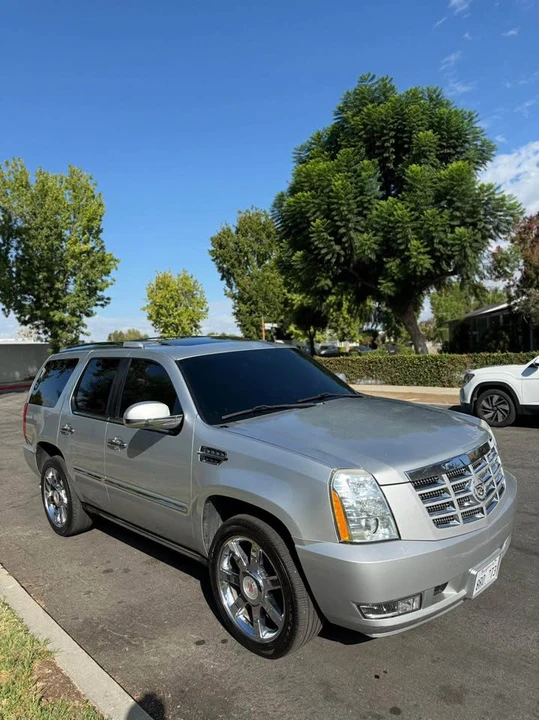 2012 Cadillac Escalade & EXT 3rd Gen - Image 3 of 20