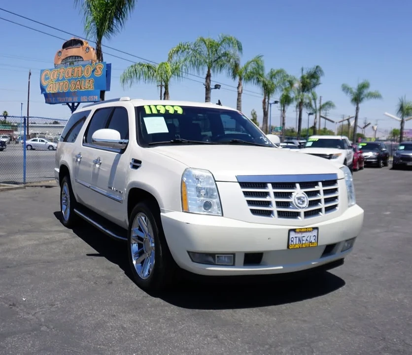 2012 Cadillac Escalade & EXT 3rd Gen - Image 2 of 20