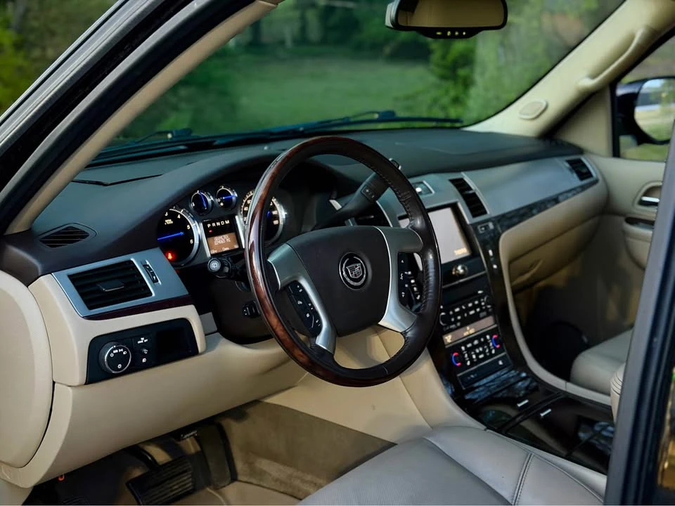 2012 Cadillac Escalade & EXT 3rd Gen - Image 6 of 9