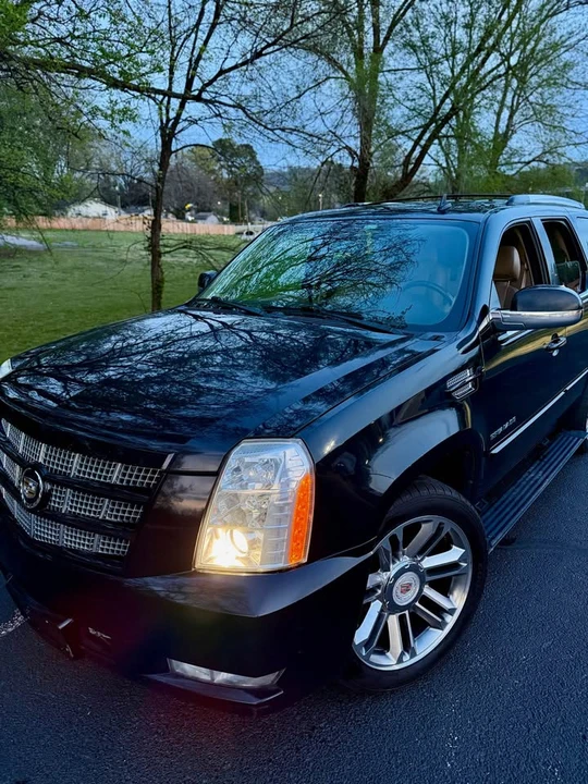 2012 Cadillac Escalade & EXT 3rd Gen - Image 2 of 9