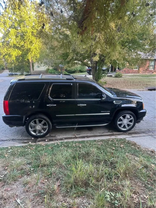 2012 Cadillac Escalade & EXT 3rd Gen - Image 6 of 15