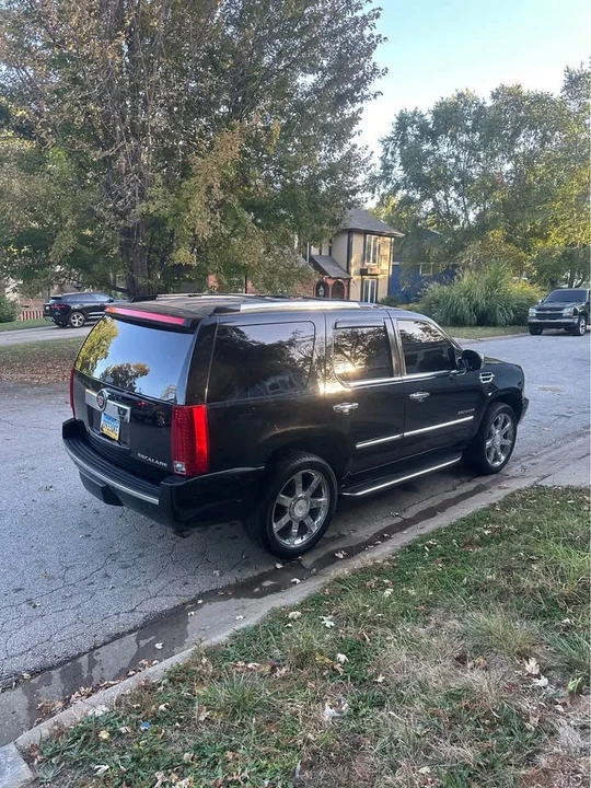 2012 Cadillac Escalade & EXT 3rd Gen - Image 5 of 15