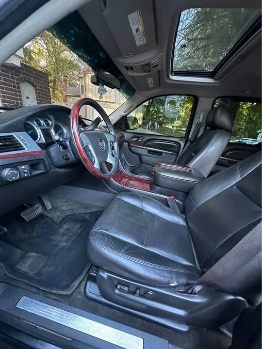 2012 Cadillac Escalade & EXT 3rd Gen - Image 9 of 15