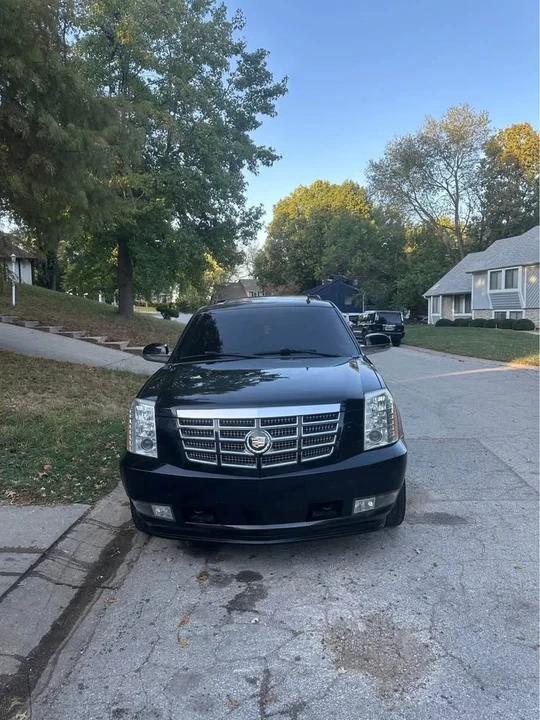 2012 Cadillac Escalade & EXT 3rd Gen - Image 8 of 15