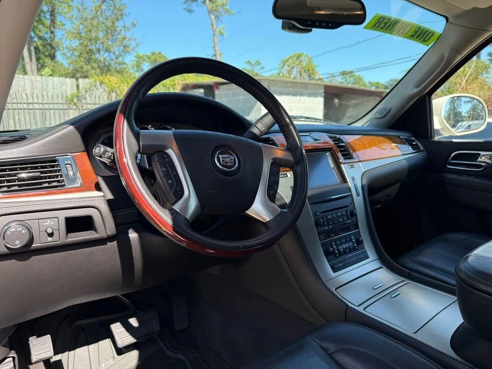 2012 Cadillac Escalade & EXT 3rd Gen - Image 9 of 17