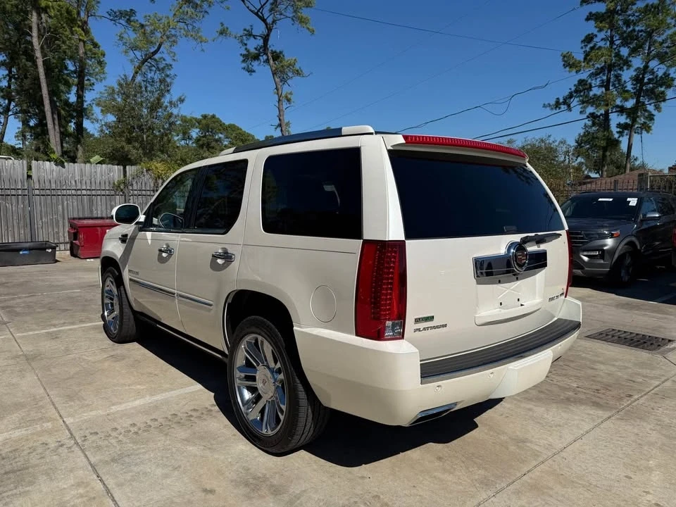 2012 Cadillac Escalade & EXT 3rd Gen - Image 2 of 17
