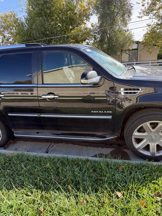 2012 Cadillac Escalade & EXT 3rd Gen - Image 4 of 12