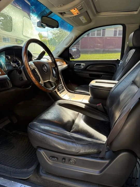 2012 Cadillac Escalade & EXT 3rd Gen - Image 7 of 16