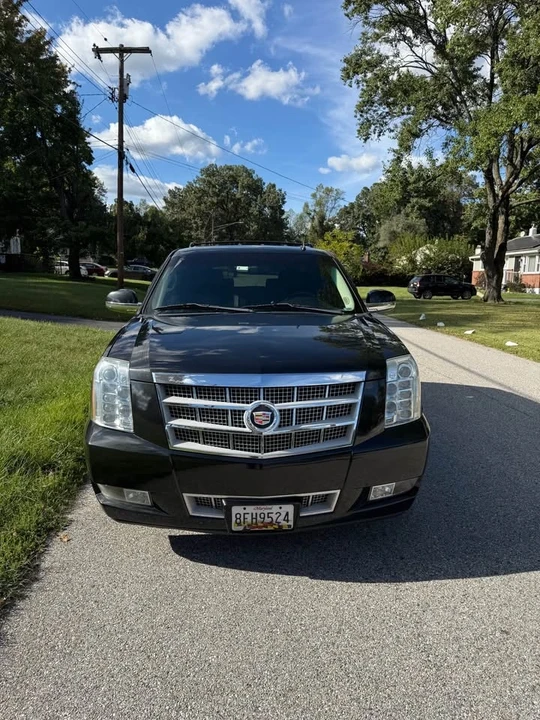 2012 Cadillac Escalade & EXT 3rd Gen - Image 2 of 16