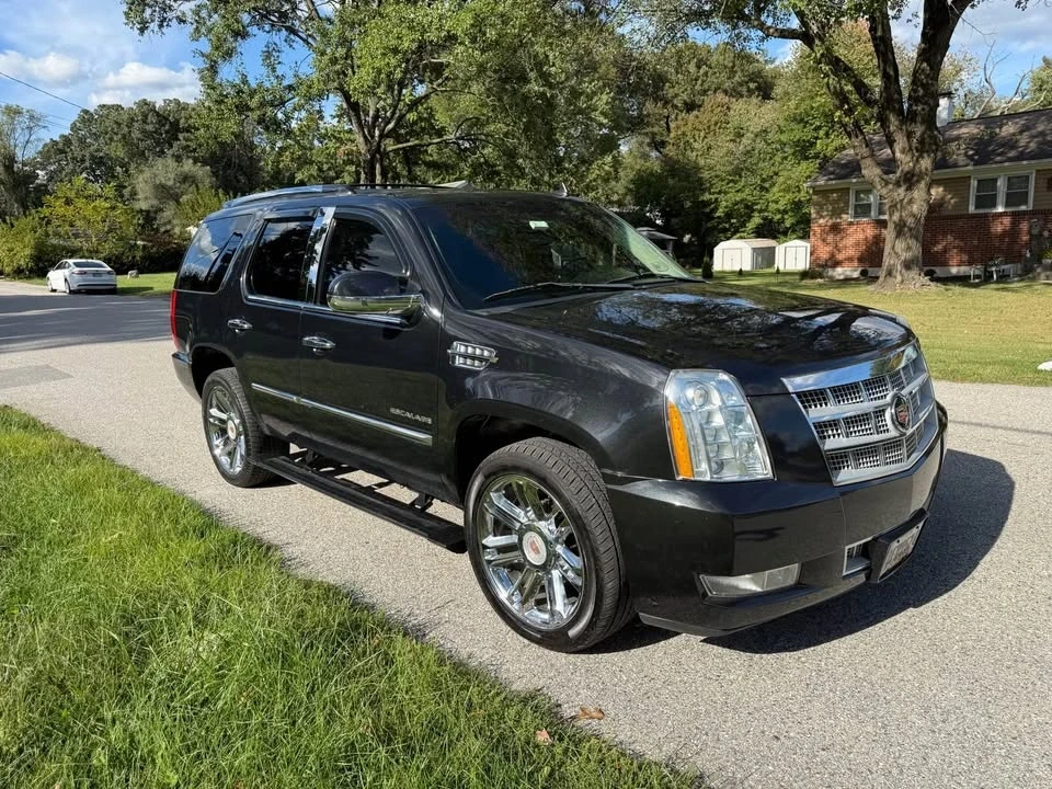 2012 Cadillac Escalade & EXT 3rd Gen - Image 3 of 16