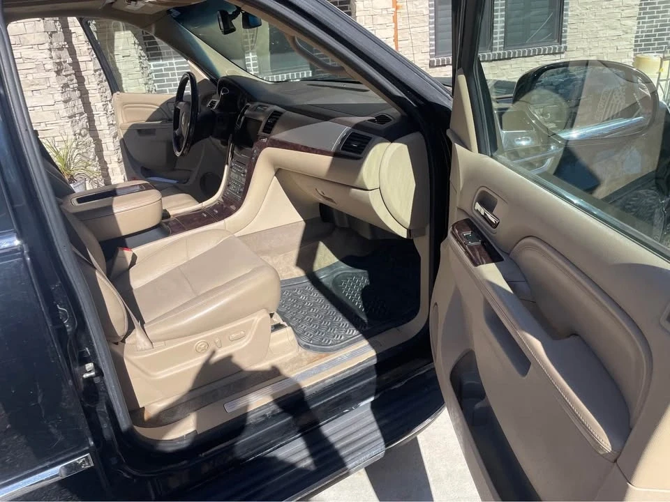 2012 Cadillac Escalade & EXT 3rd Gen - Image 7 of 12
