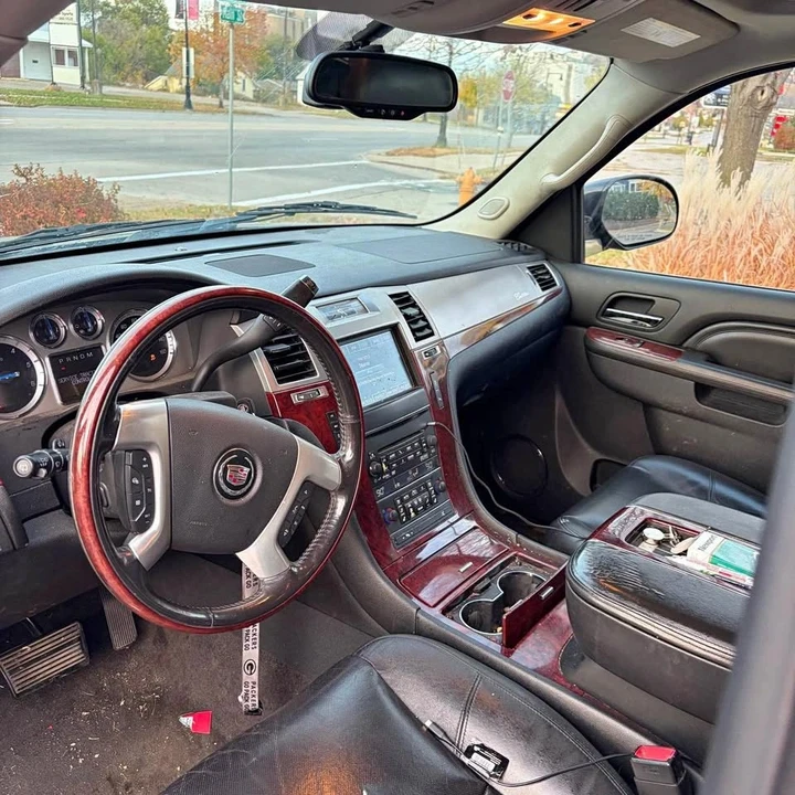 2012 Cadillac Escalade & EXT 3rd Gen - Image 2 of 4