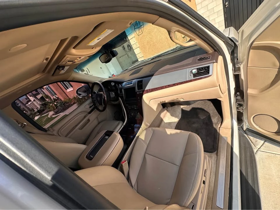 2012 Cadillac Escalade & EXT 3rd Gen - Image 9 of 12