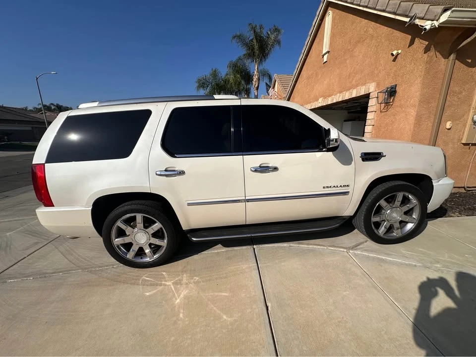 2012 Cadillac Escalade & EXT 3rd Gen - Image 2 of 12