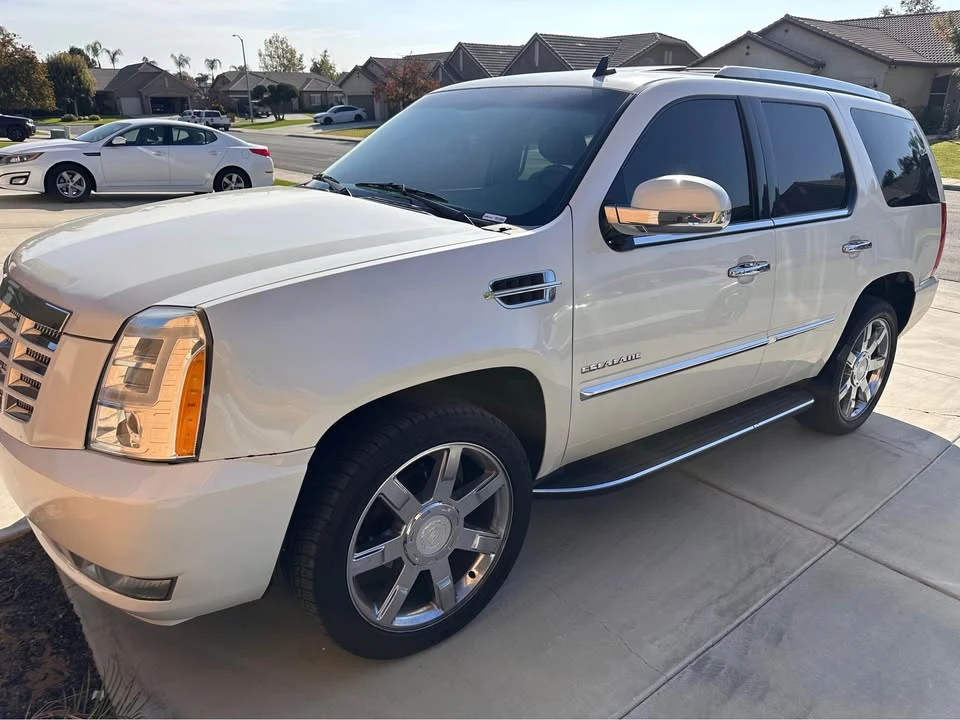 2012 Cadillac Escalade & EXT 3rd Gen - Image 4 of 12