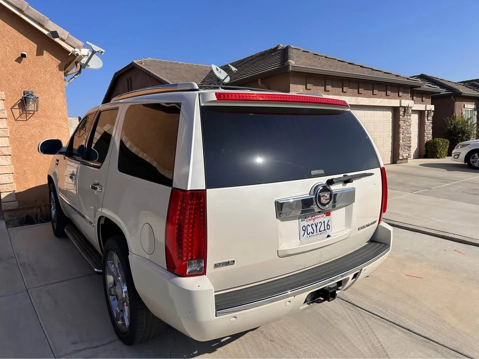 2012 Cadillac Escalade & EXT 3rd Gen - Image 3 of 12