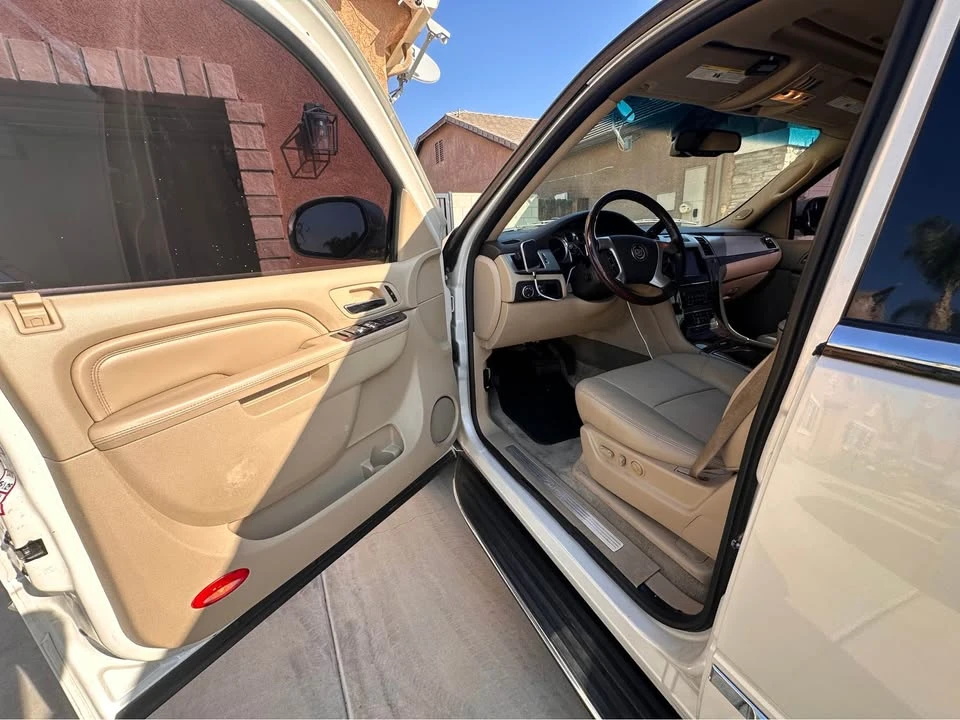 2012 Cadillac Escalade & EXT 3rd Gen - Image 8 of 12