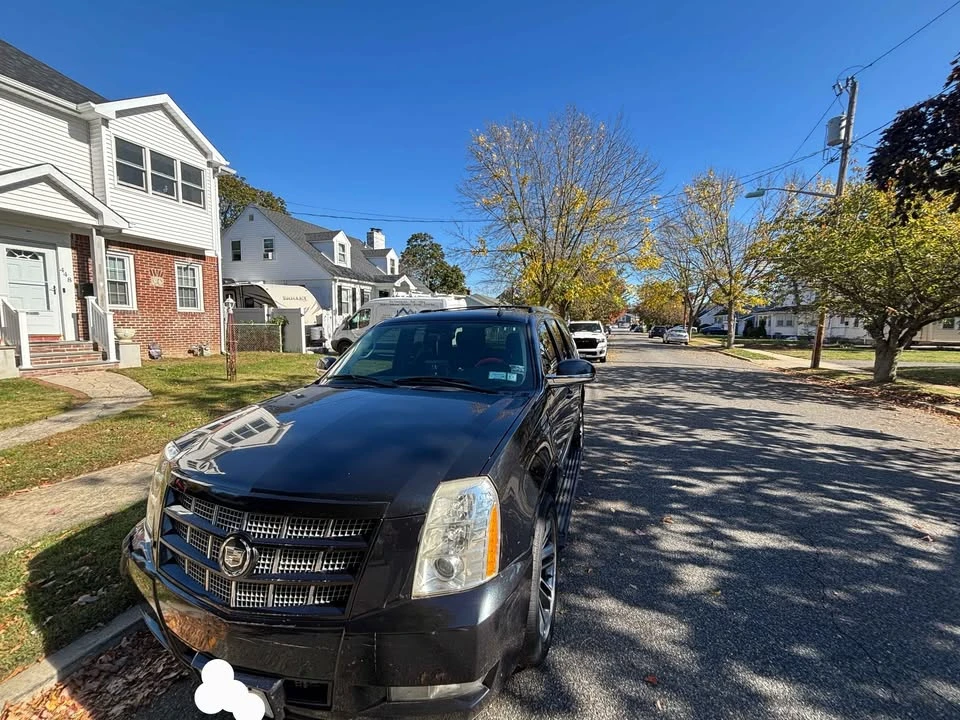 2012 Cadillac Escalade & EXT 3rd Gen - Image 2 of 6