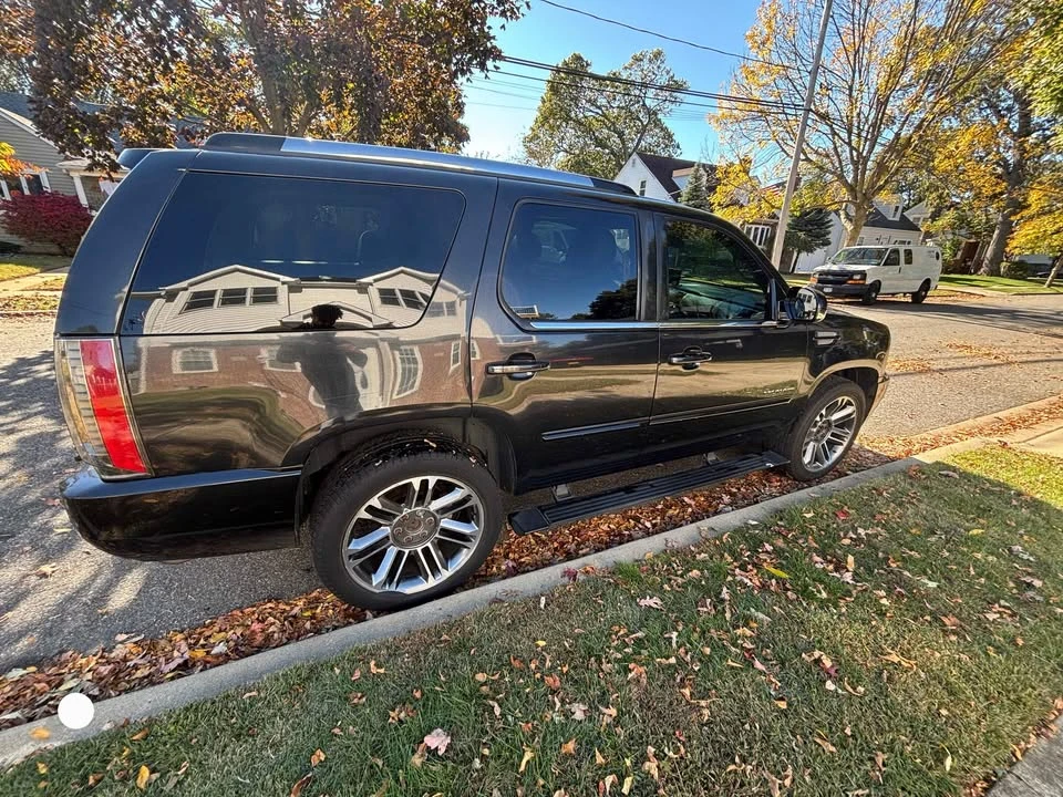 2012 Cadillac Escalade & EXT 3rd Gen - Image 3 of 6