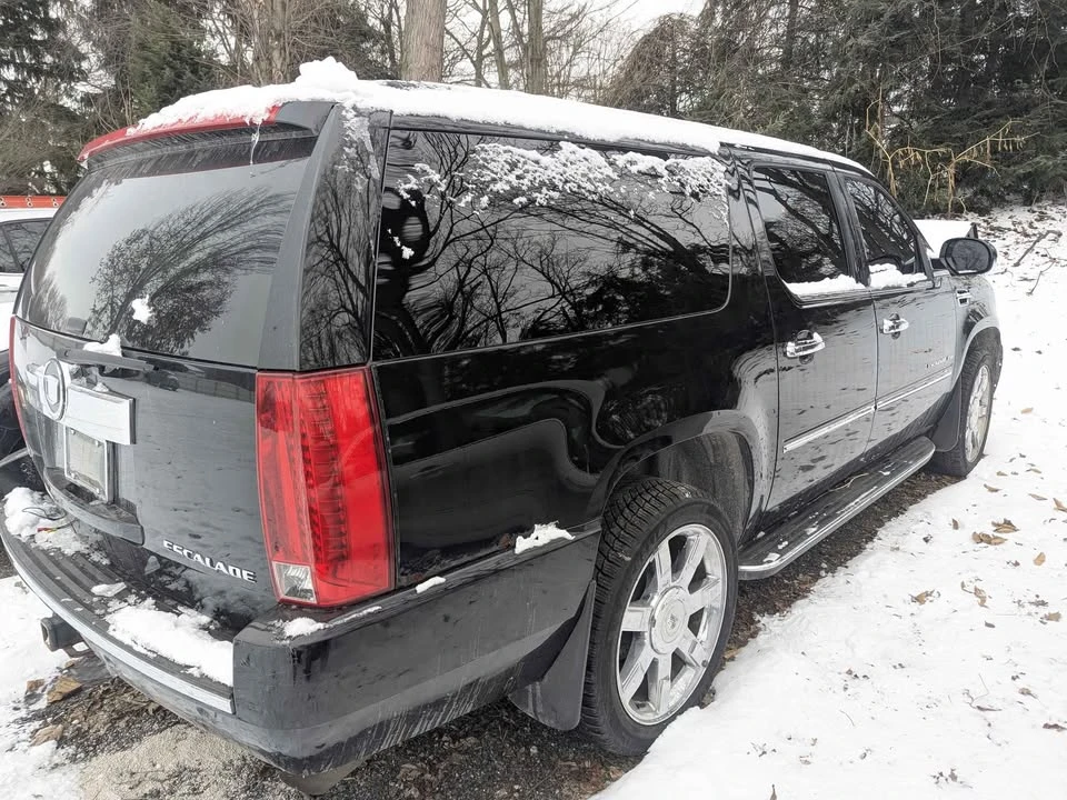 2012 Cadillac Escalade & EXT 3rd Gen - Image 2 of 7