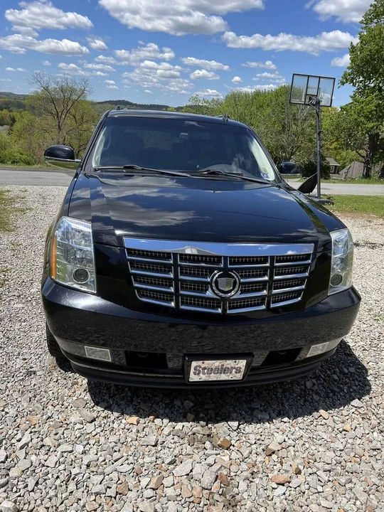 2012 Cadillac Escalade & EXT 3rd Gen - Image 2 of 11