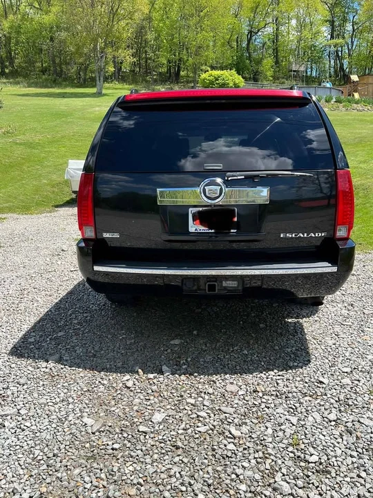2012 Cadillac Escalade & EXT 3rd Gen - Image 3 of 11