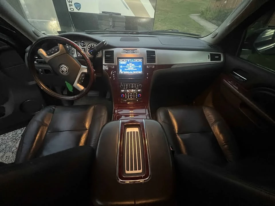 2012 Cadillac Escalade & EXT 3rd Gen - Image 5 of 11