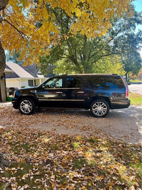 2012 Cadillac Escalade & EXT 3rd Gen - Image 4 of 19