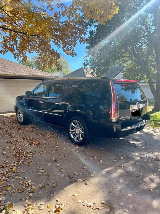 2012 Cadillac Escalade & EXT 3rd Gen - Image 8 of 19
