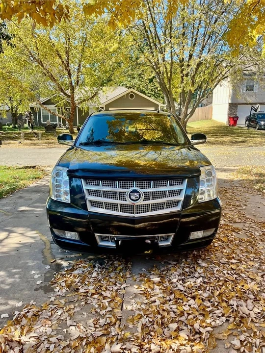 2012 Cadillac Escalade & EXT 3rd Gen - Image 3 of 19