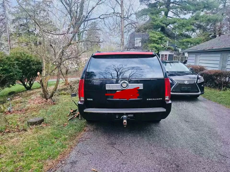 2012 Cadillac Escalade & EXT 3rd Gen - Image 2 of 11