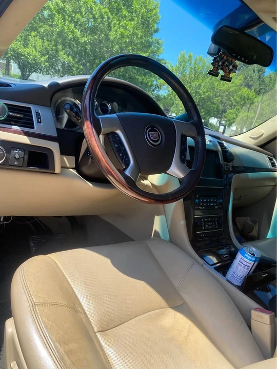 2012 Cadillac Escalade & EXT 3rd Gen - Image 5 of 9