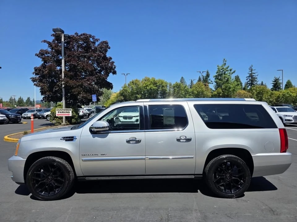 2012 Cadillac Escalade & EXT 3rd Gen - Image 2 of 17