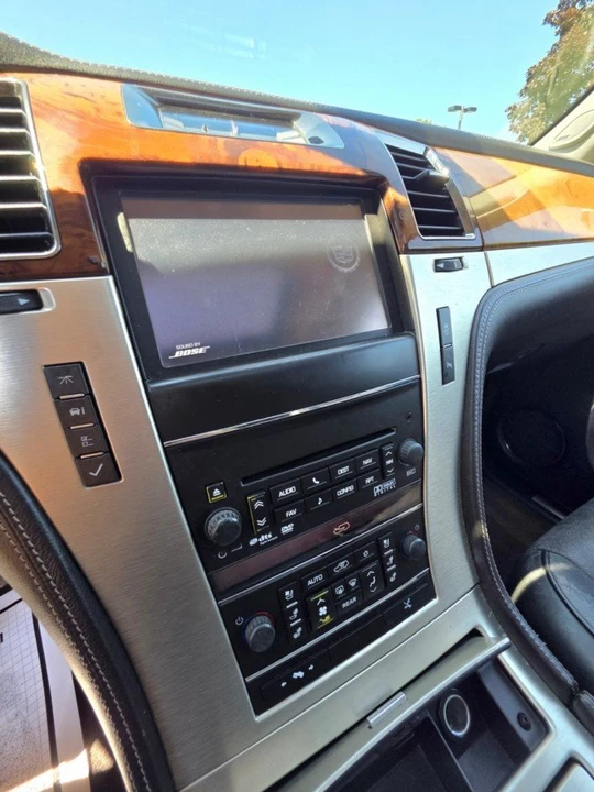 2012 Cadillac Escalade & EXT 3rd Gen - Image 10 of 17