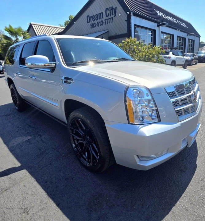 2012 Cadillac Escalade & EXT 3rd Gen - Image 3 of 17