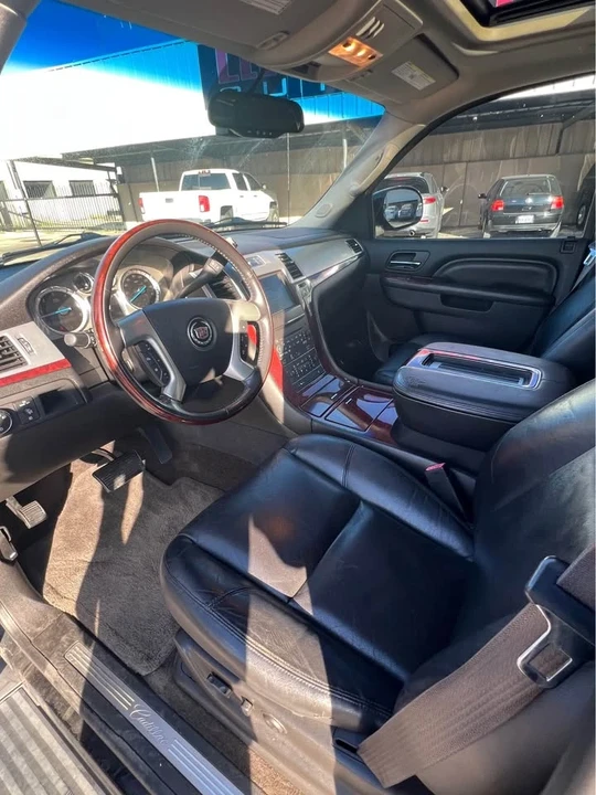2012 Cadillac Escalade & EXT 3rd Gen - Image 5 of 6