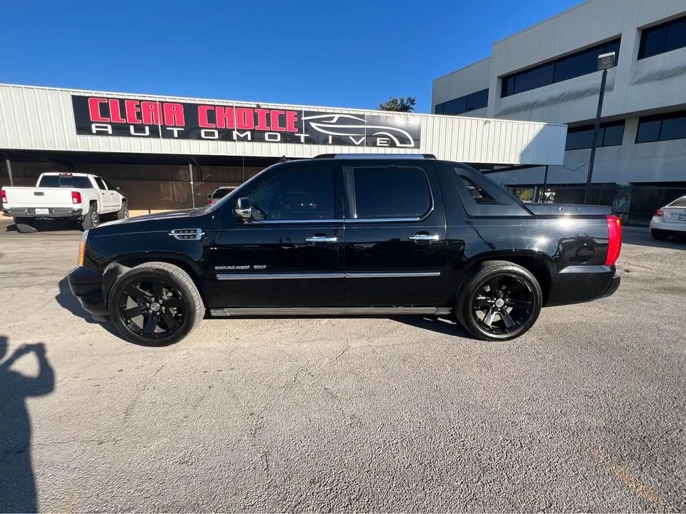 2012 Cadillac Escalade & EXT 3rd Gen - Image 2 of 6