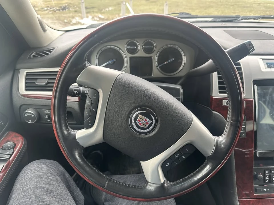 2012 Cadillac Escalade & EXT 3rd Gen - Image 4 of 8