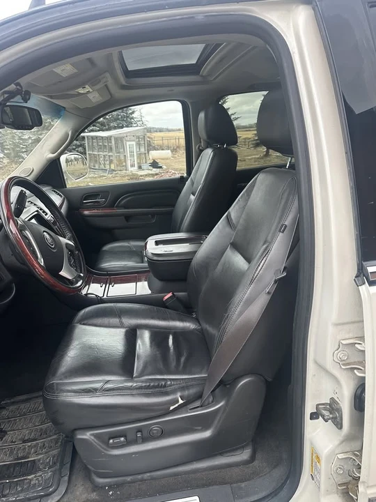 2012 Cadillac Escalade & EXT 3rd Gen - Image 6 of 8