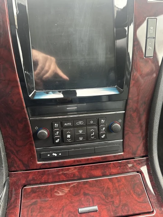 2012 Cadillac Escalade & EXT 3rd Gen - Image 7 of 8