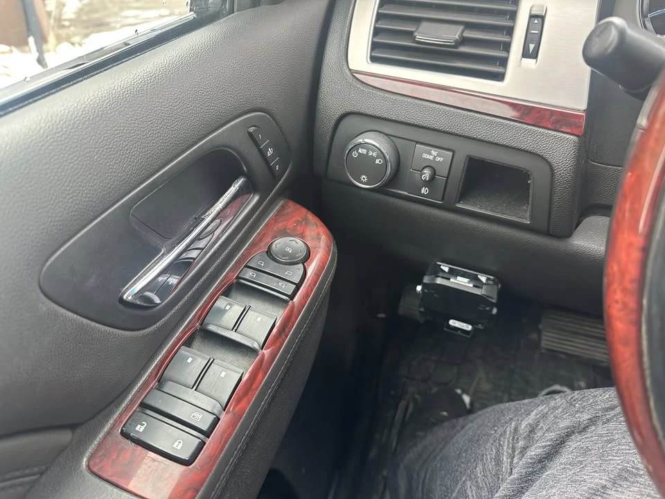 2012 Cadillac Escalade & EXT 3rd Gen - Image 5 of 8